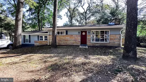 303 Green Dr, Pasadena, MD 21122