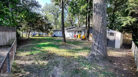 303 Green Dr, Pasadena, MD 21122 photo 18