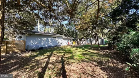 303 Green Dr, Pasadena, MD 21122 photo 17