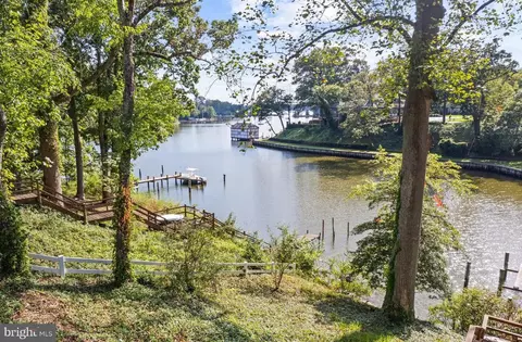 2652 Greenbriar Ln, Annapolis, MD 21401