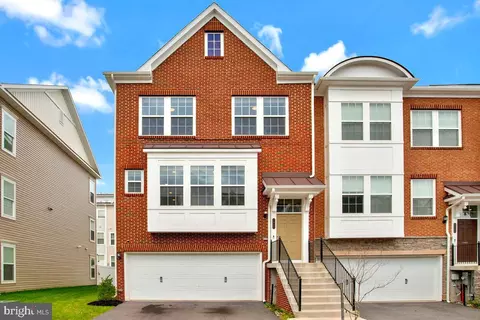 7820 Bakers Creek Ln, Hanover, MD 21076