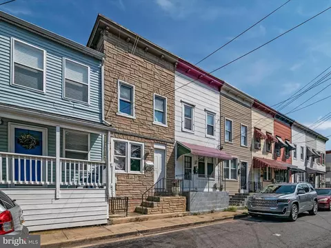 56 Pleasant St, Annapolis, MD 21401