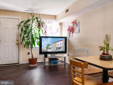 56 Pleasant St, Annapolis, MD 21401 photo 4