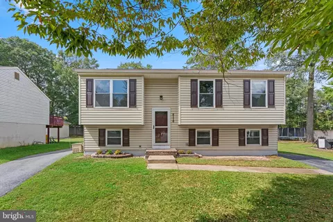 8116 Santa Fe Dr, Severn, MD 21144