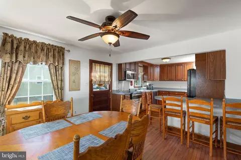 8439 Garden Rd, Pasadena, MD 21122 photo 9