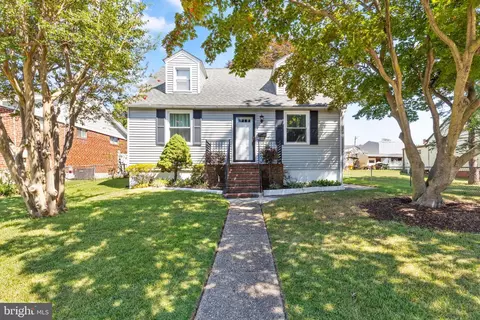 8439 Garden Rd, Pasadena, MD 21122 photo 2