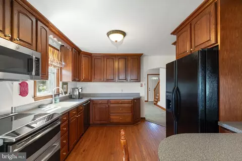 8439 Garden Rd, Pasadena, MD 21122 photo 6