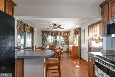 8439 Garden Rd, Pasadena, MD 21122 photo 7