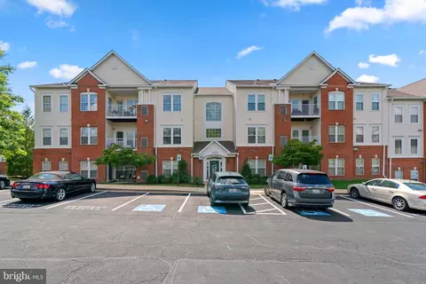 2400 Chestnut Terrace Ct #202, Odenton, MD 21113