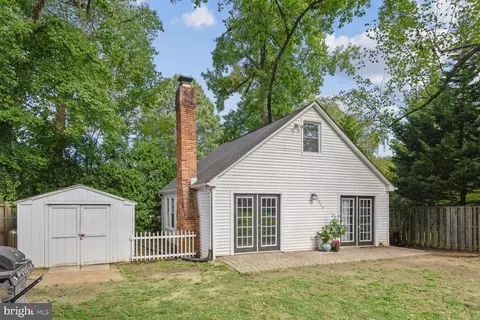 3516 Oak Dr, Edgewater, MD 21037