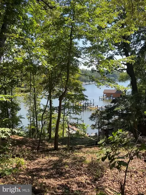 578 Pinewood Dr, Annapolis, MD 21401
