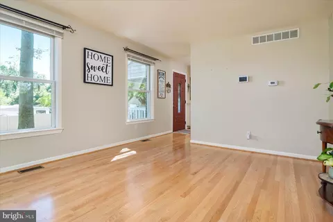 447 Royal Beach Rd, Pasadena, MD 21122 photo 6