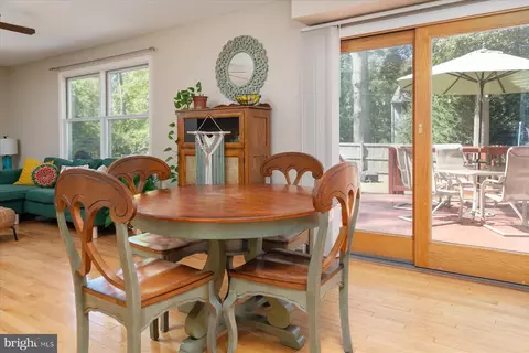 447 Royal Beach Rd, Pasadena, MD 21122 photo 13