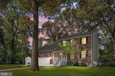 447 Royal Beach Rd, Pasadena, MD 21122 photo 2