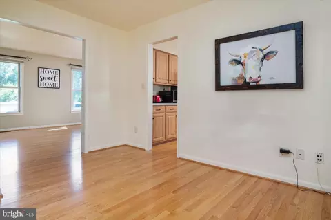 447 Royal Beach Rd, Pasadena, MD 21122 photo 9