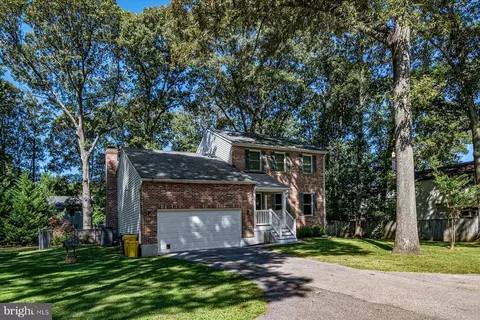 447 Royal Beach Rd, Pasadena, MD 21122 photo 3
