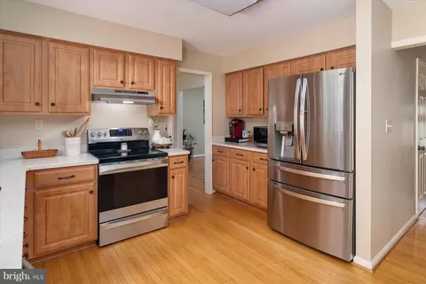 447 Royal Beach Rd, Pasadena, MD 21122 photo 10