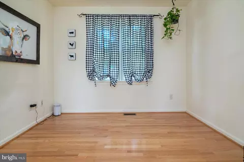 447 Royal Beach Rd, Pasadena, MD 21122 photo 8