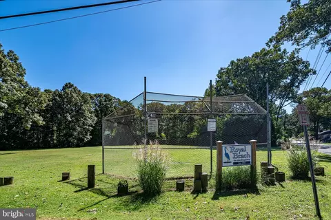 447 Royal Beach Rd, Pasadena, MD 21122 photo 40