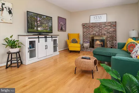 447 Royal Beach Rd, Pasadena, MD 21122 photo 15