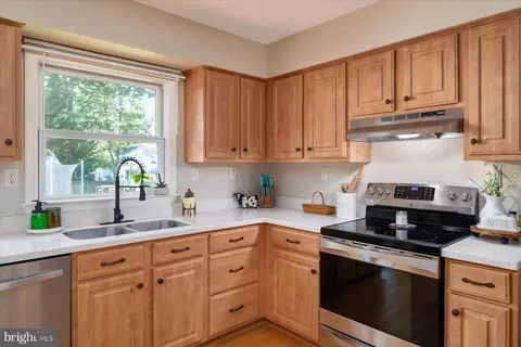 447 Royal Beach Rd, Pasadena, MD 21122 photo 11