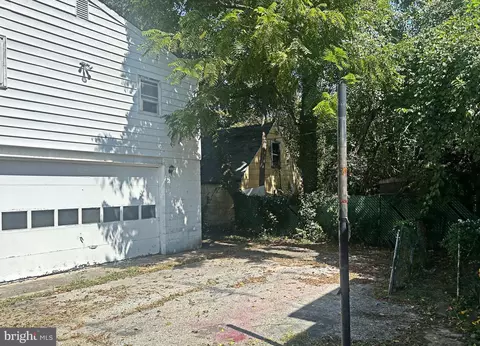 220 Doris Ave, Baltimore Highlands, MD 21225 photo 2