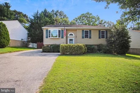 11 Windy Hill Ln, Glen Burnie, MD 21061
