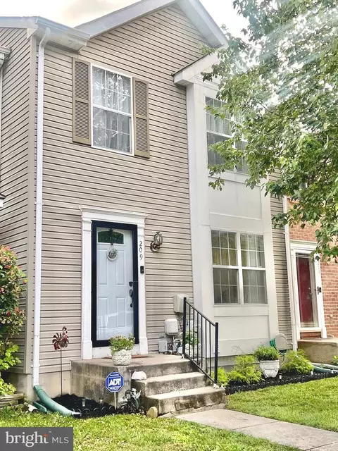 209 Langdon Farm Cir, Odenton, MD 21113
