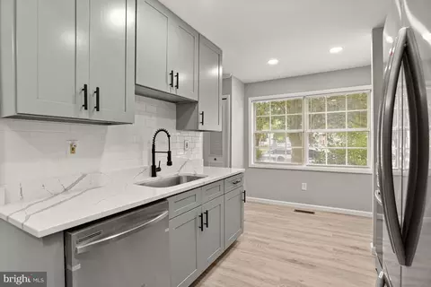 1653 Forest Hill Ct, Crofton, MD 21114 photo 9