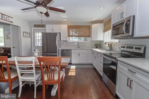 159 Meadow Rd, Pasadena, MD 21122 photo 3