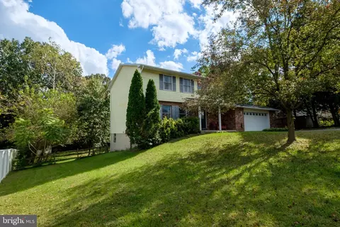 7909 Elberta Dr, Severn, MD 21144 photo 2