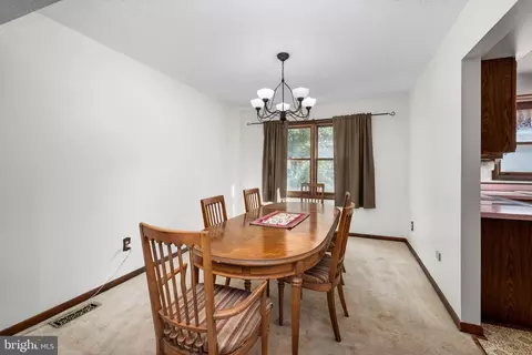 7909 Elberta Dr, Severn, MD 21144 photo 7