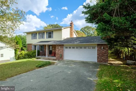 7909 Elberta Dr, Severn, MD 21144 photo 3