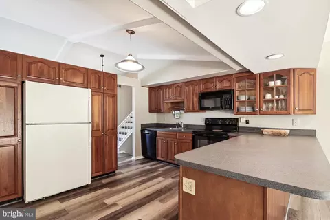 1124 Old Stone Ln, Arnold, MD 21012 photo 8