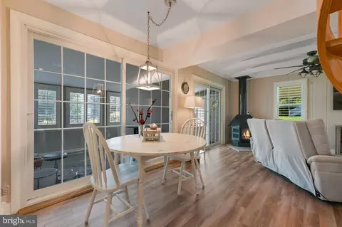 529 Bay View Point Dr, Edgewater, MD 21037 photo 9