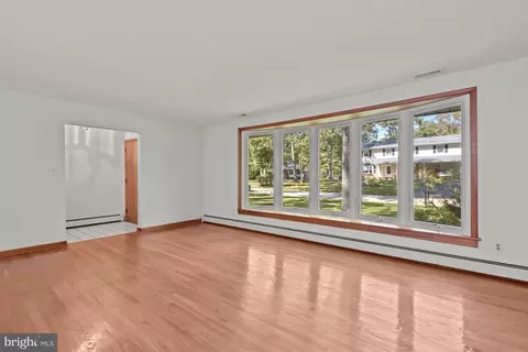 215 Drum Ave S, Pasadena, MD 21122 photo 10