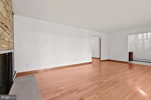 215 Drum Ave S, Pasadena, MD 21122 photo 9