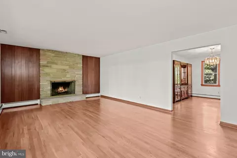 215 Drum Ave S, Pasadena, MD 21122 photo 11