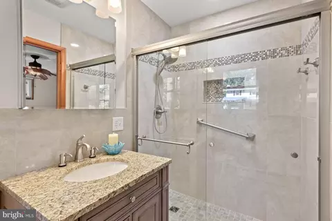 215 Drum Ave S, Pasadena, MD 21122 photo 20