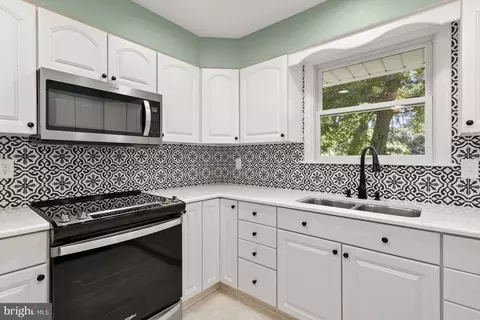 215 Drum Ave S, Pasadena, MD 21122 photo 17