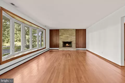 215 Drum Ave S, Pasadena, MD 21122 photo 8