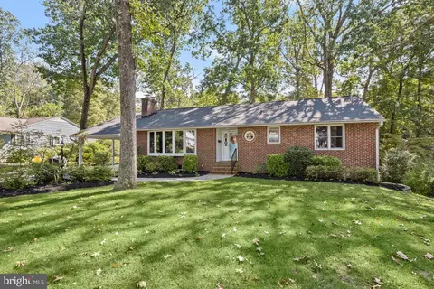 215 Drum Ave S, Pasadena, MD 21122