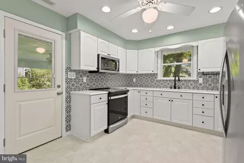 215 Drum Ave S, Pasadena, MD 21122 photo 14