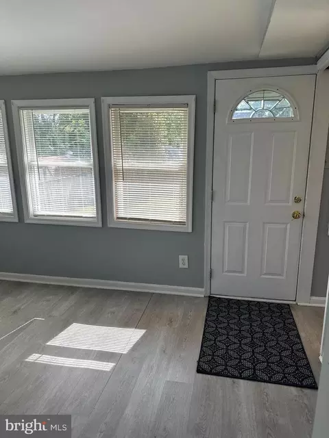 227 Dale Rd, Pasadena, MD 21122 photo 4