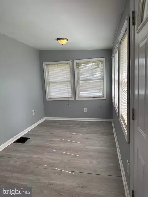 227 Dale Rd, Pasadena, MD 21122 photo 6