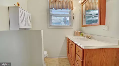 307 Seward Ave, Brooklyn, MD 21225 photo 9