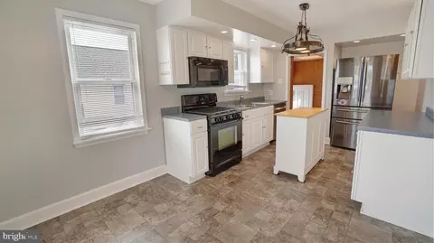 307 Seward Ave, Brooklyn, MD 21225 photo 6