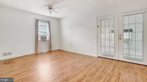 307 Seward Ave, Brooklyn, MD 21225 photo 8