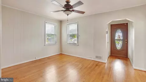 307 Seward Ave, Brooklyn, MD 21225 photo 4
