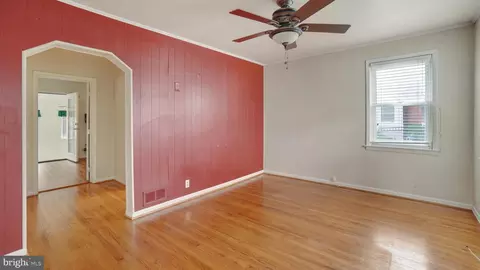 307 Seward Ave, Brooklyn, MD 21225 photo 3